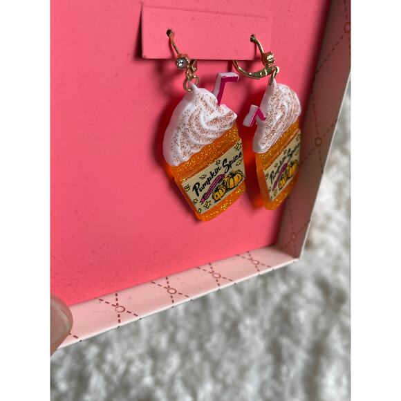 Betsey Johnson Orange White Pumpkin Spice Latte Drop Earrings NEW in Box - Picture 3 of 8